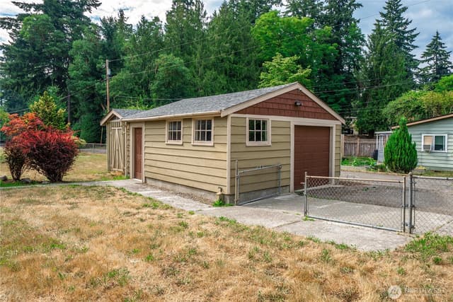 Property photo for 2437 Rocky Point Road NW, Bremerton photo 4