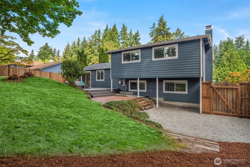 Property photo for 12515 NE 137th Place, Kirkland photo 24