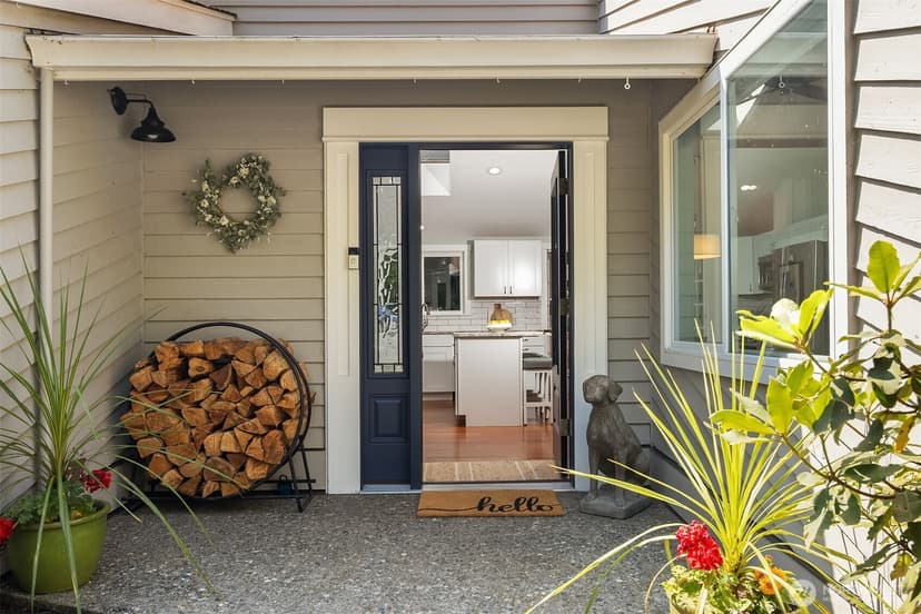 Property photo for 11471 Kallgren Road NE, Bainbridge Island photo 8