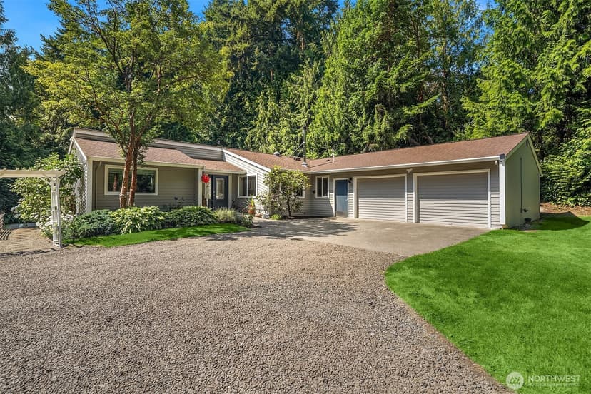 Property photo for 11471 Kallgren Road NE, Bainbridge Island photo 2