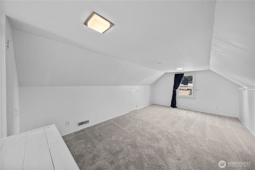Property photo for 118 E 65th Street, Tacoma photo 16