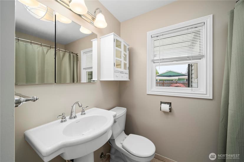 Property photo for 118 E 65th Street, Tacoma photo 14
