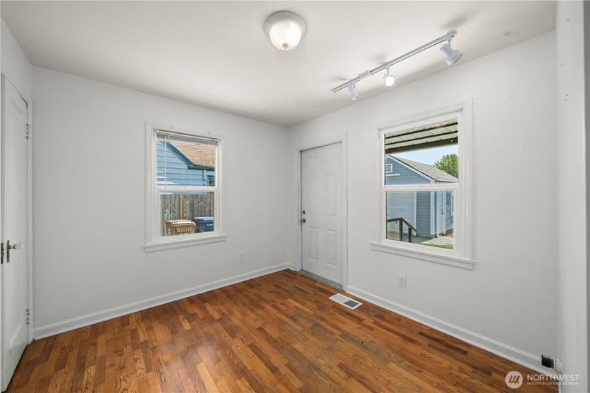 Property photo for 118 E 65th Street, Tacoma photo 13
