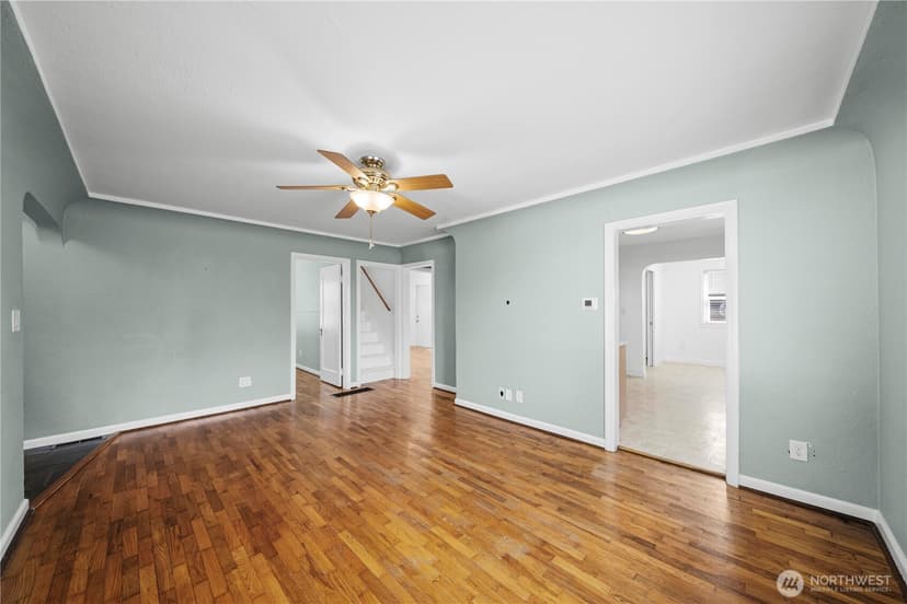 Property photo for 118 E 65th Street, Tacoma photo 5