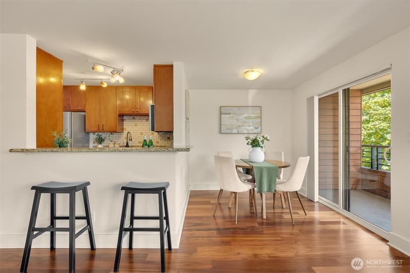 Property photo for 1717 5th Avenue N #101, Seattle photo 6