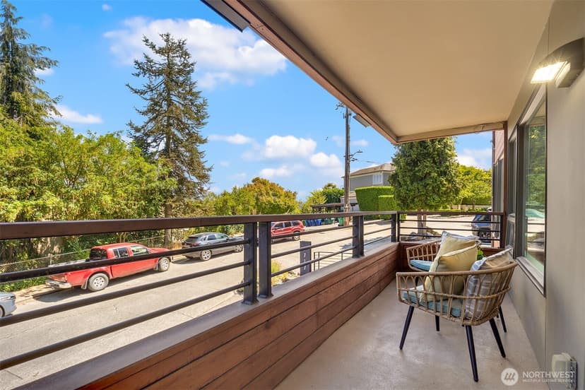 Property photo for 1717 5th Avenue N #101, Seattle photo 18