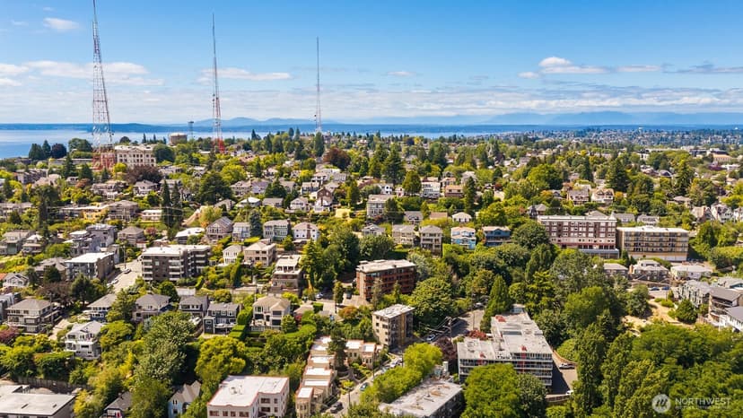 Property photo for 1717 5th Avenue N #101, Seattle photo 27