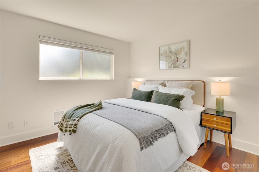 Property photo for 1717 5th Avenue N #101, Seattle photo 13