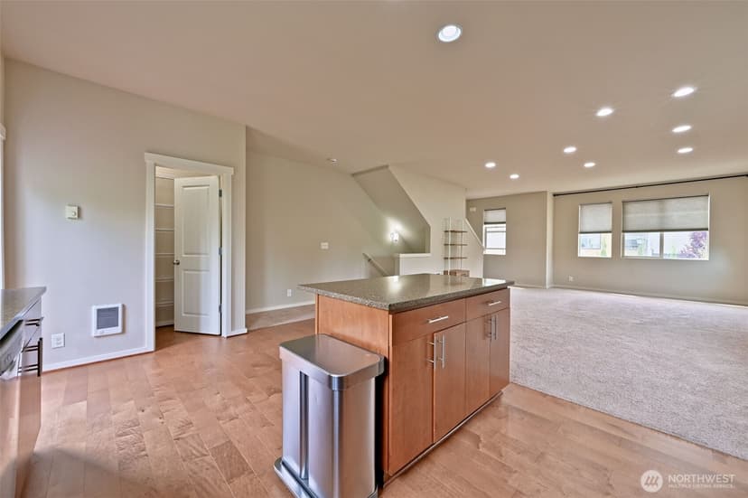 Property photo for 348 Chelan Avenue NE, Renton photo 14
