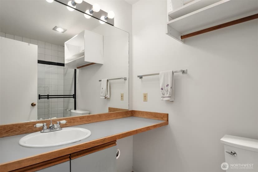 Property photo for 535 Summit Avenue E #403, Seattle photo 8