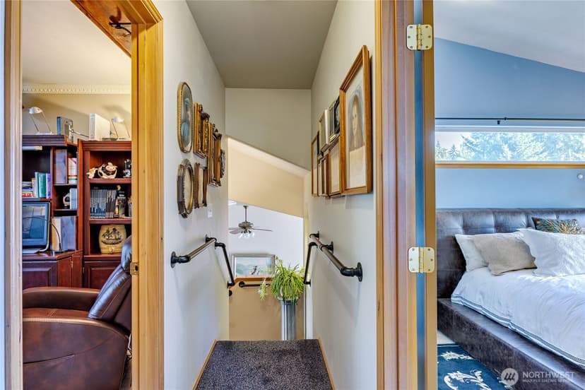 Property photo for 2419 California Avenue E, Manchester photo 25