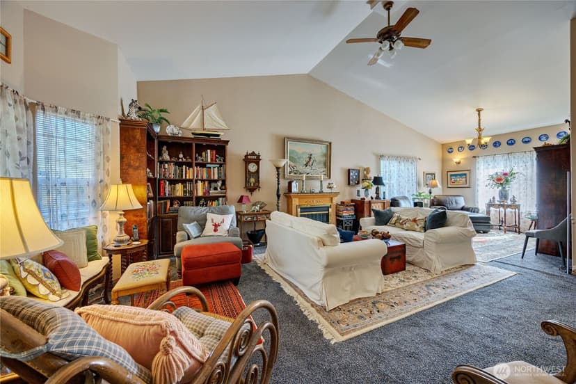 Property photo for 2419 California Avenue E, Manchester photo 6