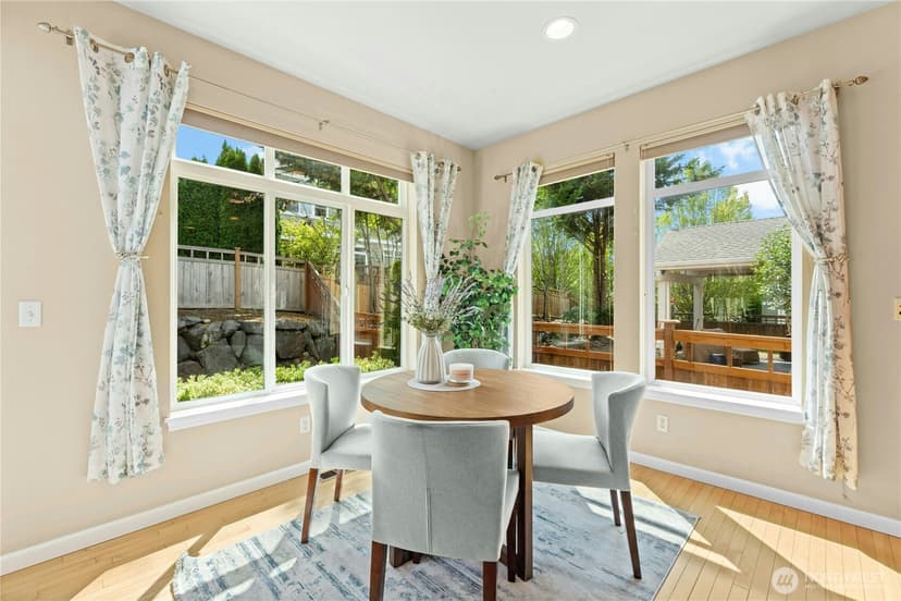 Property photo for 3127 NE Magnolia Street, Issaquah photo 10