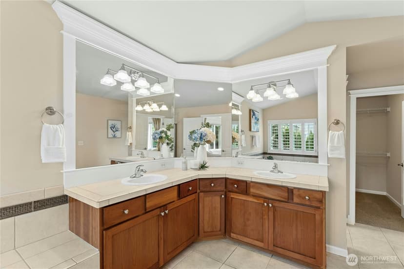 Property photo for 3127 NE Magnolia Street, Issaquah photo 27