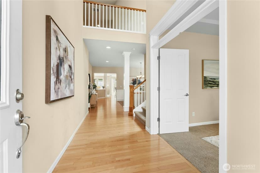 Property photo for 3127 NE Magnolia Street, Issaquah photo 2