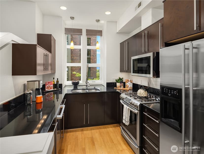 Property photo for 429 13th Avenue E, Seattle photo 11