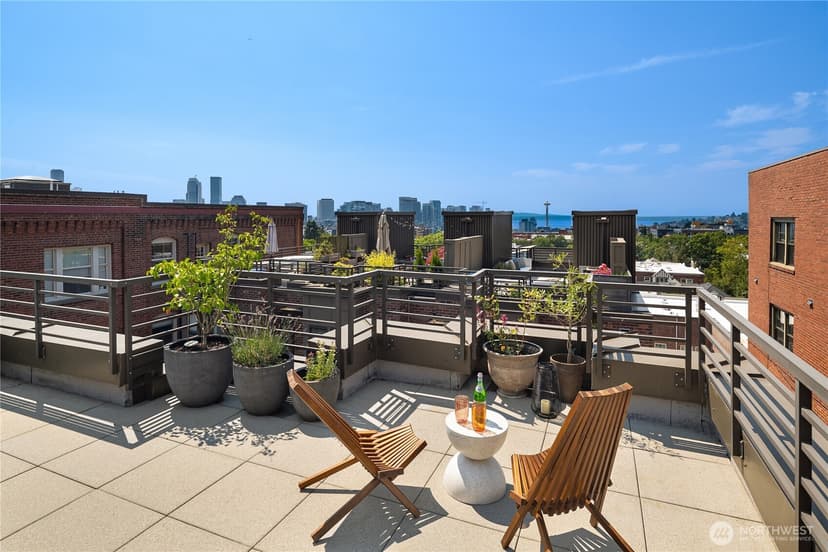 Property photo for 429 13th Avenue E, Seattle photo 23