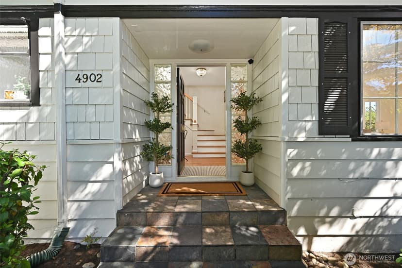 Property photo for 4902 NE 70th Street, Seattle photo 3