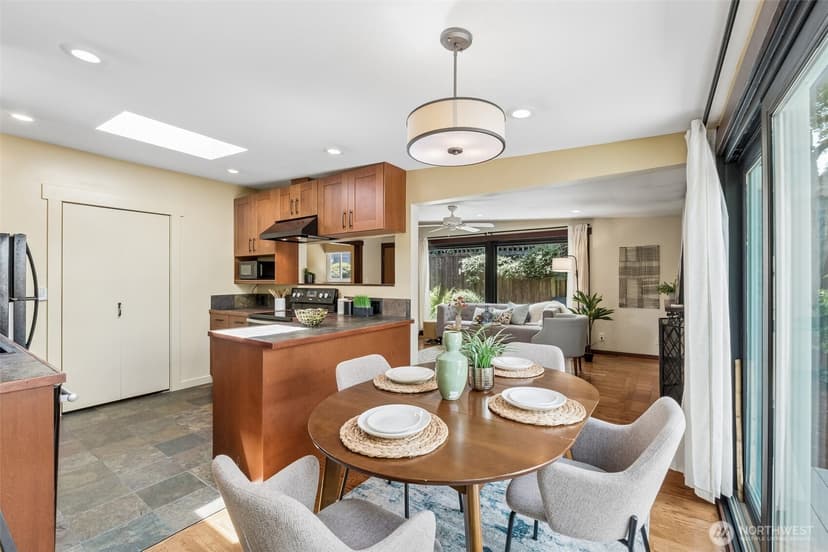 Property photo for 3222 NE 85th Street, Seattle photo 5