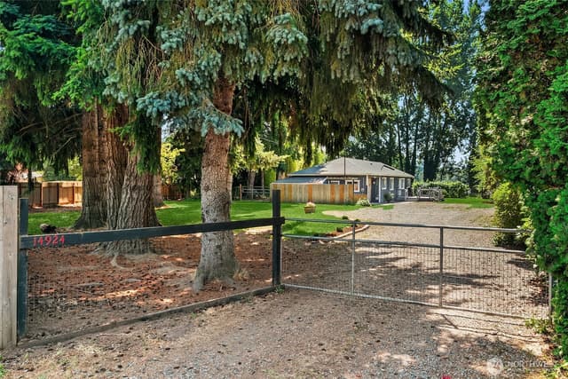 Property photo for 14924 E 115th Street, Puyallup photo 2