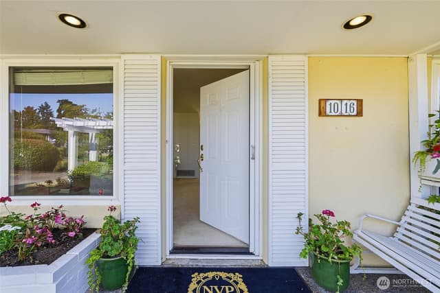Property photo for 1016 Sunset Way, Bellevue photo 2