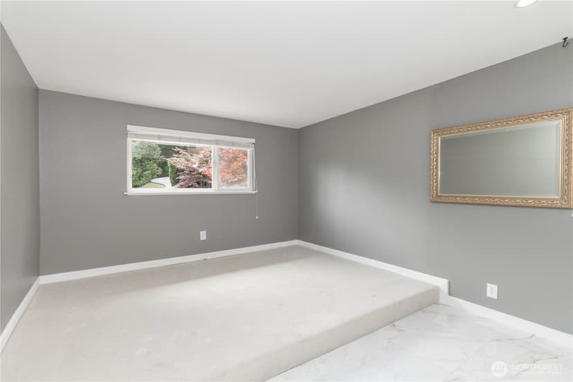 Property photo for 10020 SE 7th Street, Bellevue photo 21