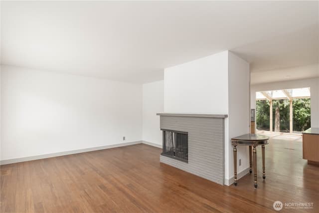 Property photo for 10020 SE 7th Street, Bellevue photo 5