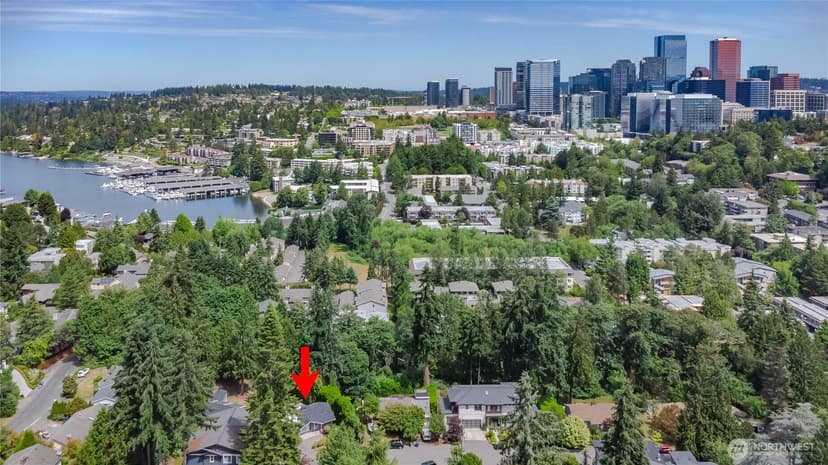 Property photo for 10020 SE 7th Street, Bellevue photo 2
