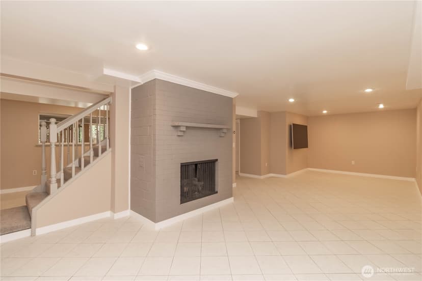 Property photo for 10020 SE 7th Street, Bellevue photo 23