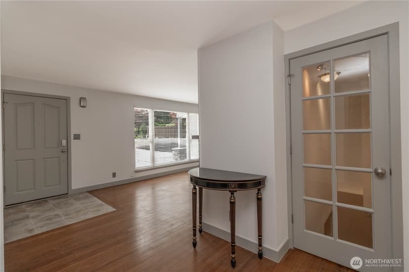 Property photo for 10020 SE 7th Street, Bellevue photo 6
