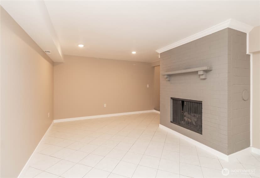 Property photo for 10020 SE 7th Street, Bellevue photo 24