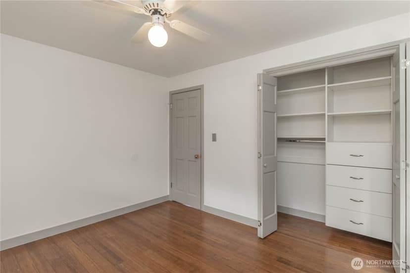 Property photo for 10020 SE 7th Street, Bellevue photo 14