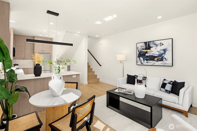 Property photo for 4415 2nd Avenue NE #B, Seattle photo 5