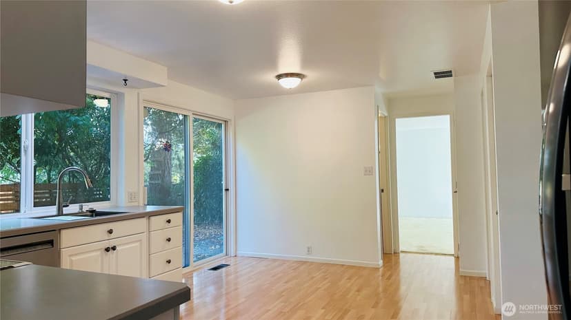 Property photo for 12920 SE 68TH Street, Bellevue photo 8