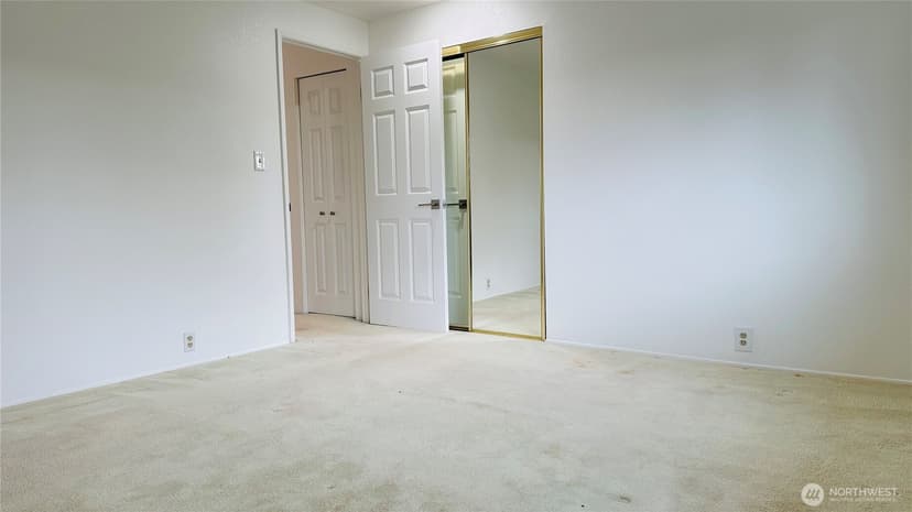Property photo for 12920 SE 68TH Street, Bellevue photo 14