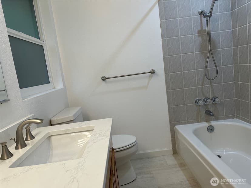 Property photo for 12920 SE 68TH Street, Bellevue photo 17