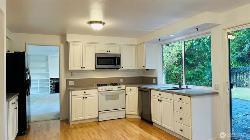 Property photo for 12920 SE 68TH Street, Bellevue photo 7