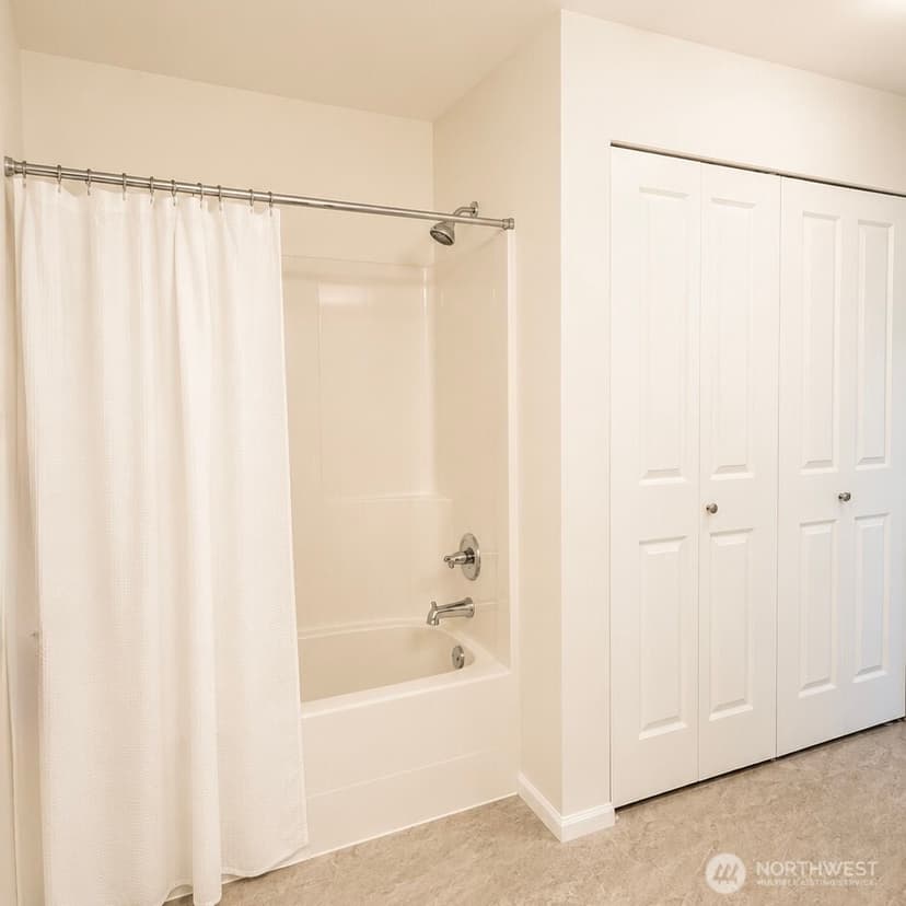 Property photo for 23932 NE 115th Lane #301, Redmond photo 19