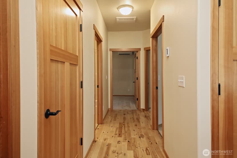 Property photo for 1062 Village Loop, Langley photo 22