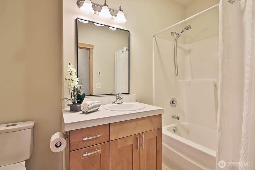 Property photo for 1062 Village Loop, Langley photo 26