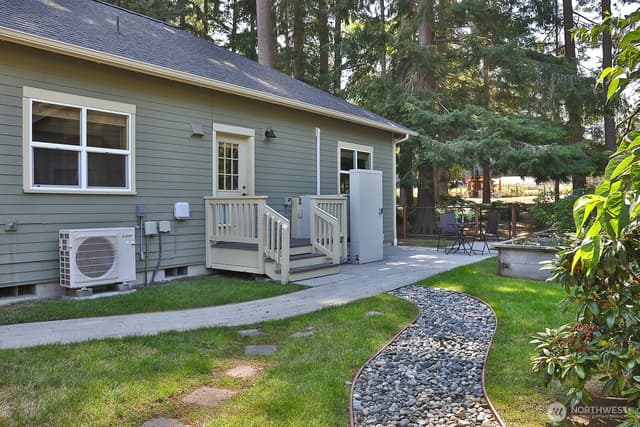 Property photo for 1062 Village Loop, Langley photo 5
