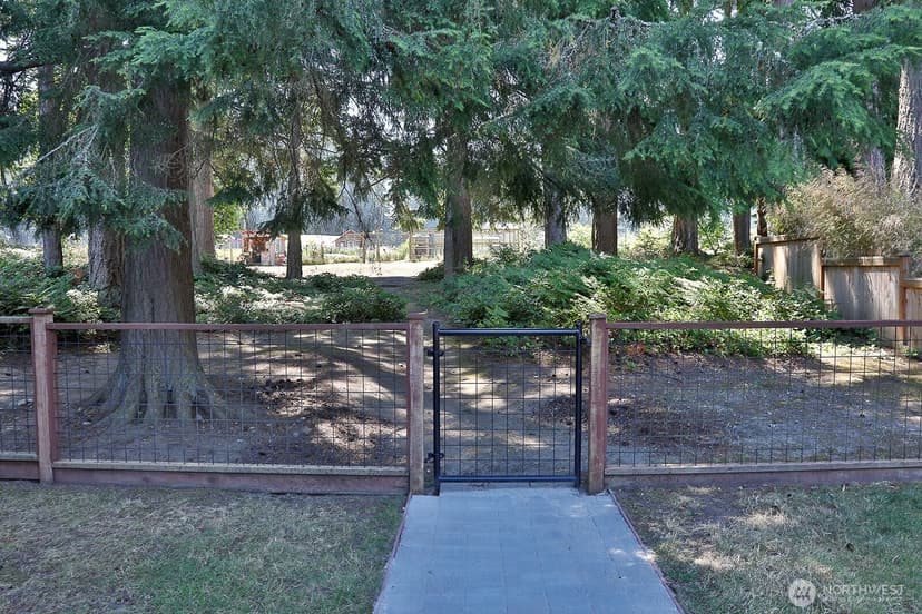 Property photo for 1062 Village Loop, Langley photo 8