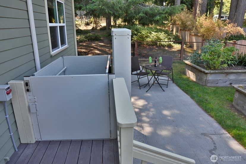 Property photo for 1062 Village Loop, Langley photo 6