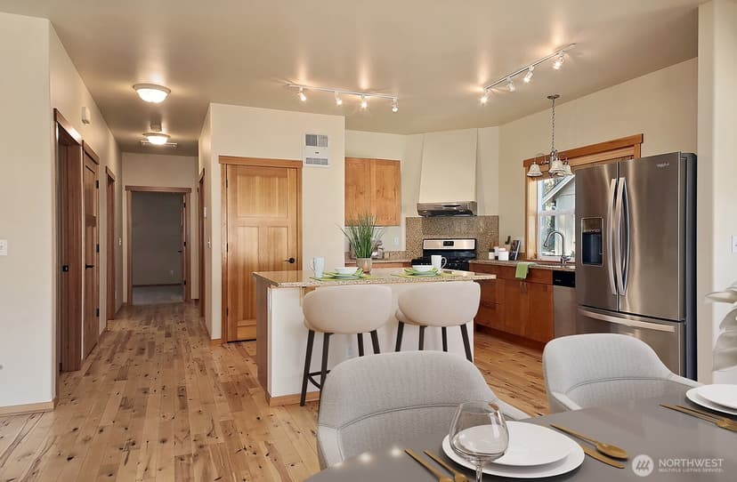 Property photo for 1062 Village Loop, Langley photo 18