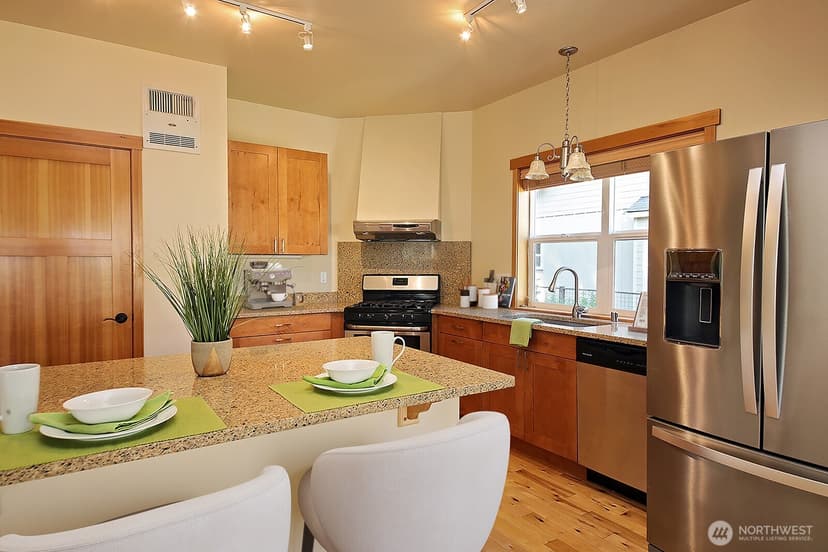 Property photo for 1062 Village Loop, Langley photo 19