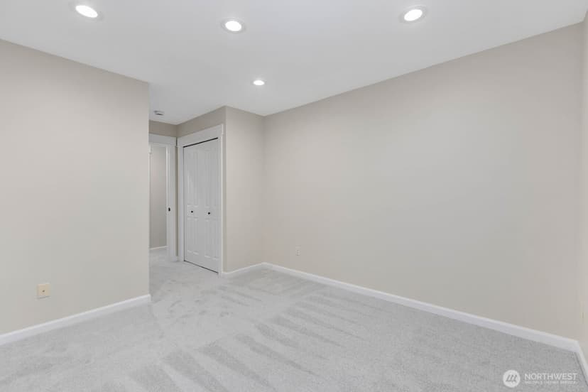 Property photo for 14008 SE 21st Place, Bellevue photo 28