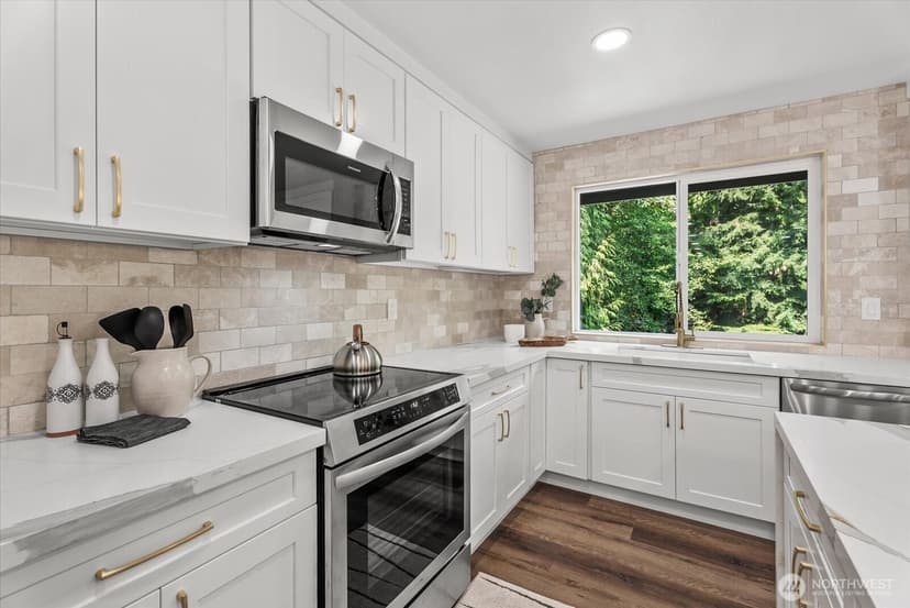Property photo for 4103 204th Avenue NE, Sammamish photo 7