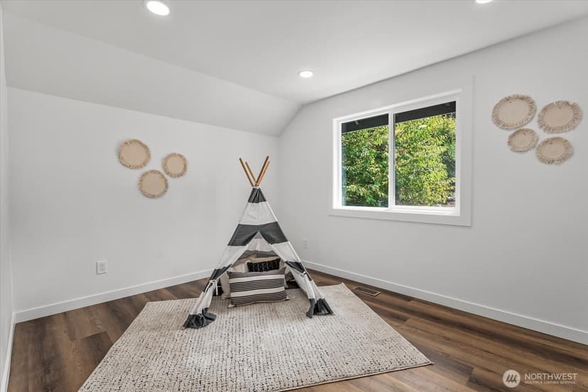 Property photo for 4103 204th Avenue NE, Sammamish photo 16