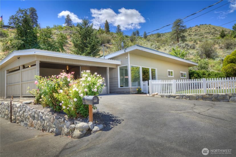 Property photo for 2347 W Prospect Street, Chelan
