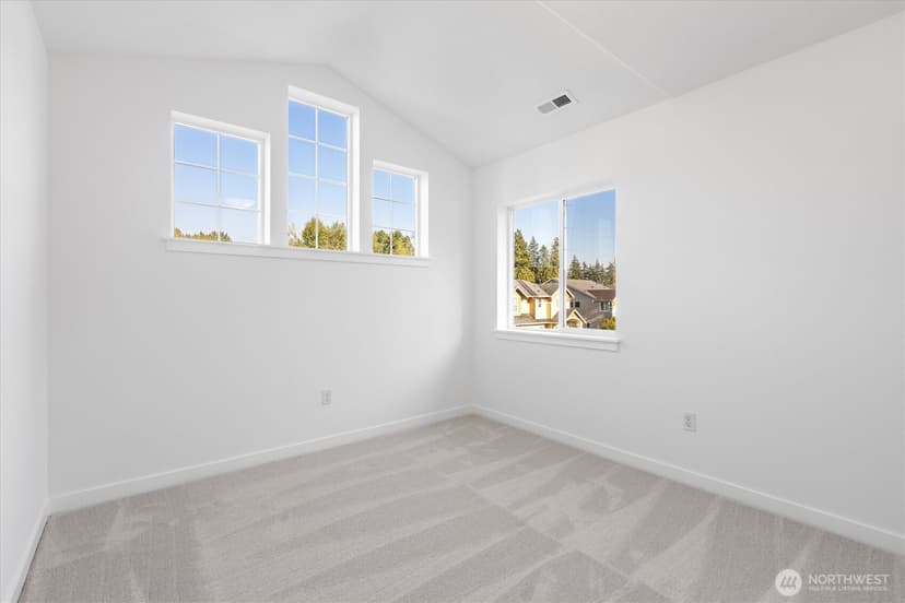 Property photo for 631 Ilwaco Avenue NE, Renton photo 24